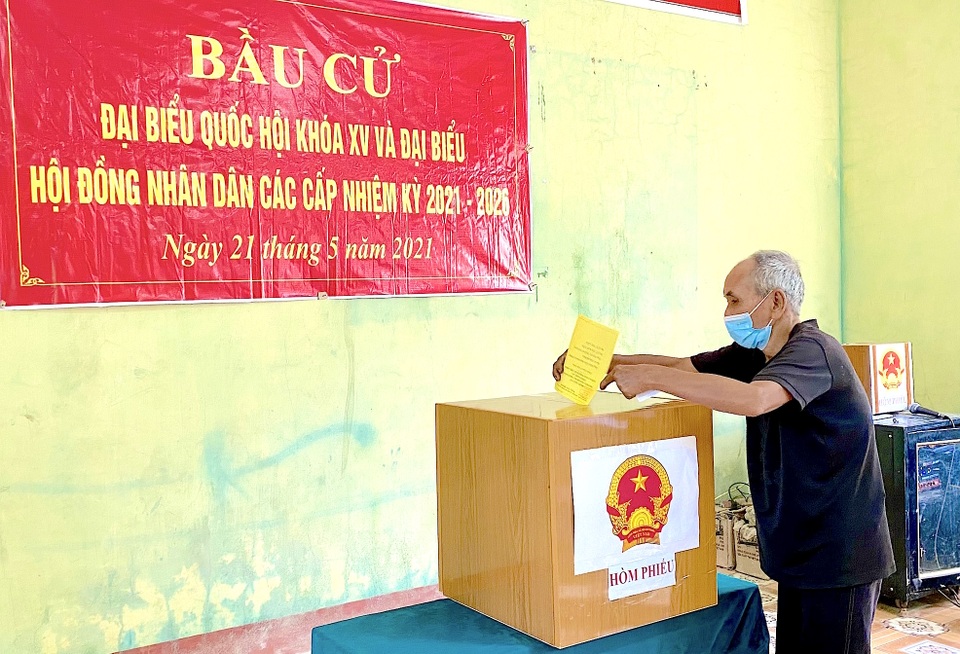 Đi thuyền vượt sông vào vùng lõi vườn quốc gia để bầu cử sớm - 10 Đi thuyền vượt sông vào vùng lõi vườn quốc gia để bầu cử sớm - 10