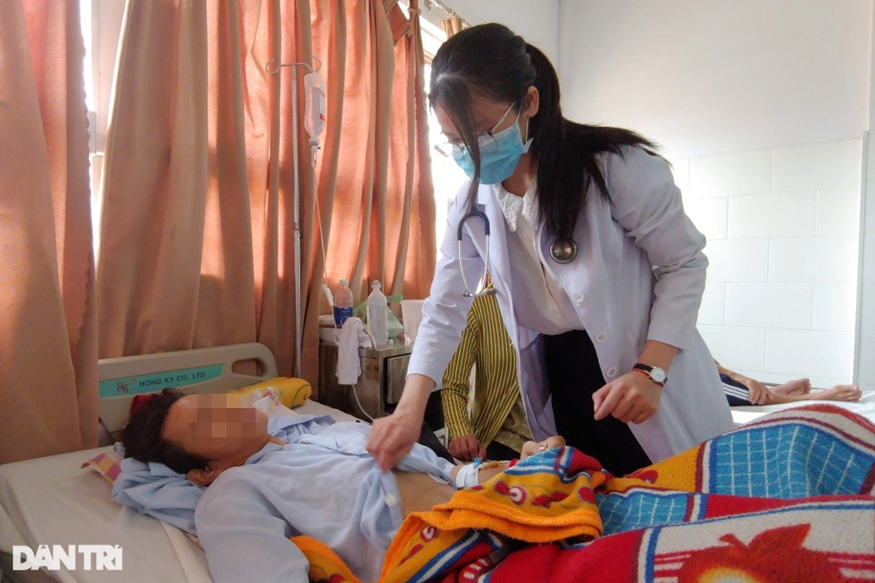 Viện Y dược học dân tộc TPHCM thu phí thực hành của nhân viên có hợp lý? - 2