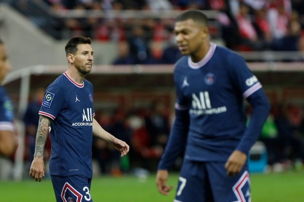 Messi cần phải điều chỉnh lối chơi để Mbappe tỏa sáng - 1 Messi cần phải điều chỉnh lối chơi để Mbappe tỏa sáng - 1