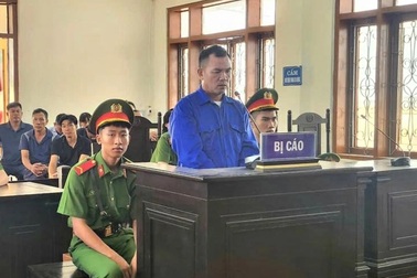 Tài xế ô tô đi lấn làn tông 2 bà cháu tử vong lĩnh án