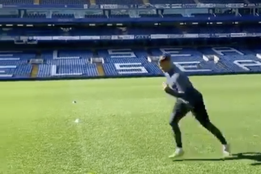 Chelsea bất ngờ cho phép cầu thủ tập luyện ở sân Stamford Bridge