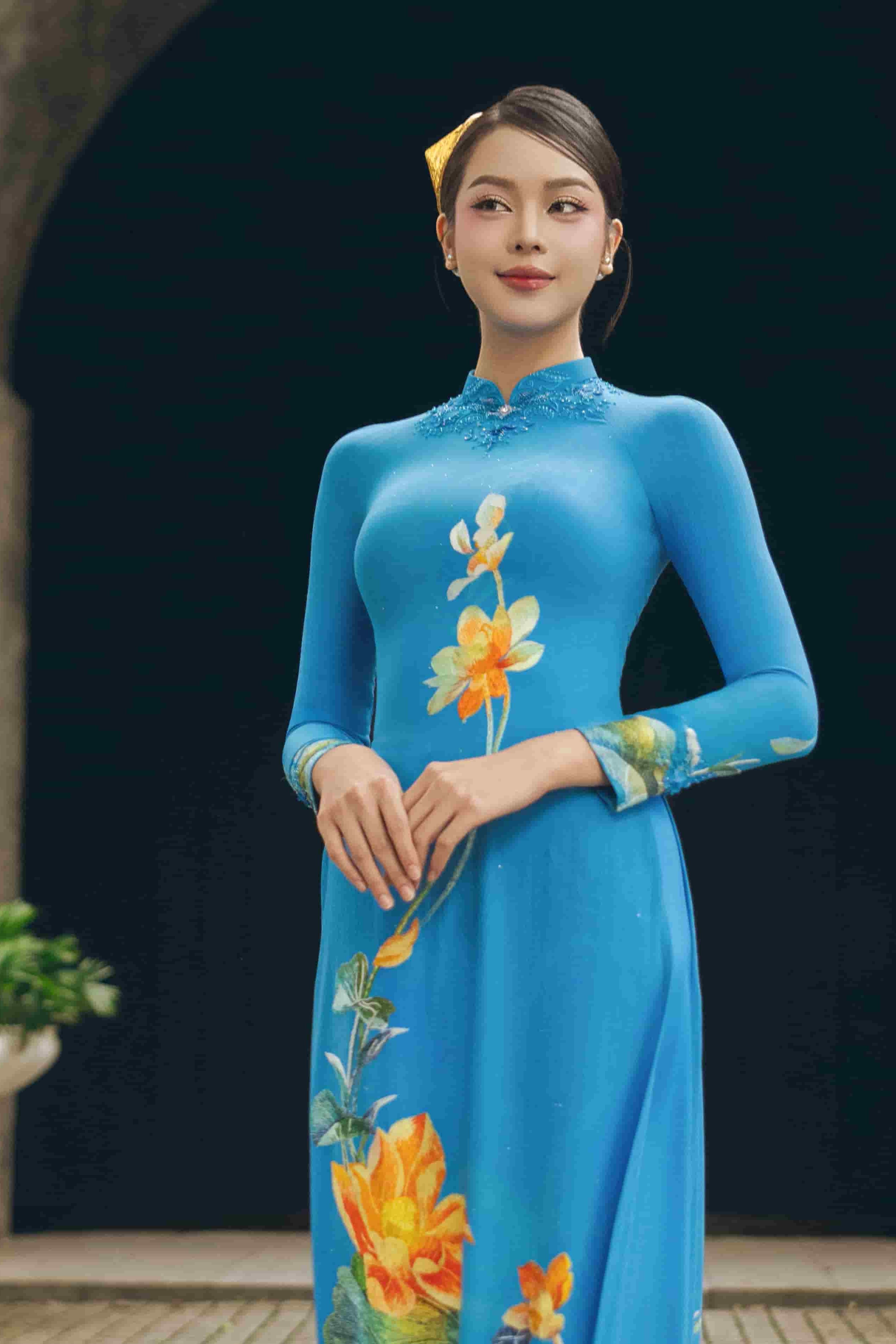Hoa hậu Thanh Thủy khoe dáng tại loạt địa danh biểu tượng ở Hà Nội - 4 Hoa hậu Thanh Thủy khoe dáng tại loạt địa danh biểu tượng ở Hà Nội - 4