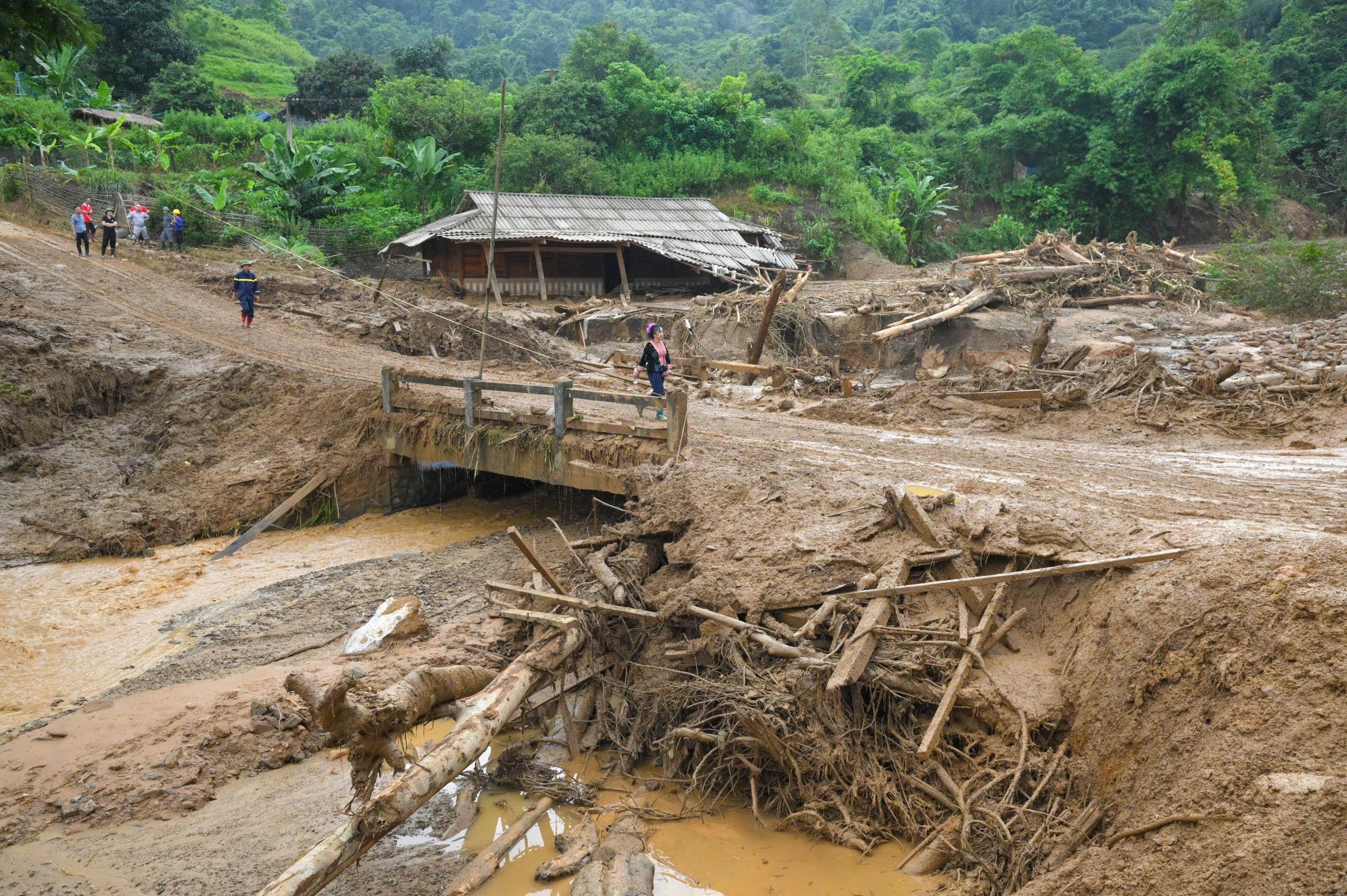 Hình ảnh bản làng tan hoang sau trận lũ dữ ở Điện Biên - 5