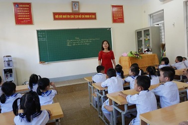 Chuyển giáo viên dôi dư bậc THCS sang dạy tiểu học, mầm non: Không thể làm khác?