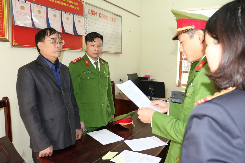Khởi tố 3 cán bộ nâng khống tiền hỗ trợ gấp gần 10 lần - 2 Khởi tố 3 cán bộ nâng khống tiền hỗ trợ gấp gần 10 lần - 2