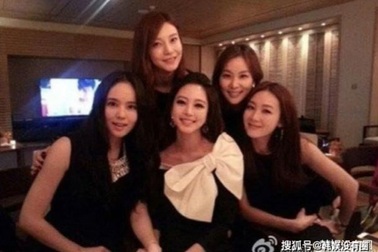 5 ngôi sao nổi tiếng xứ Hàn bất ngờ bị công kích vì một bức ảnh