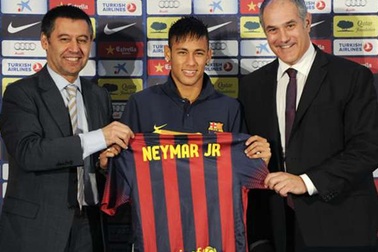 Chủ tịch Barcelona hầu tòa vì rắc rối trong vụ mua Neymar