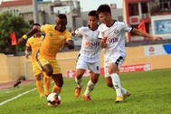 Sài Gòn FC đánh bại SHB Đà Nẵng trong trận cầu Đức Chinh “mất hút”