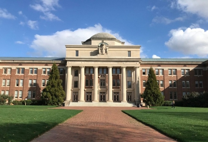 Trường Davidson College là 1 trong 10 trường Đại học tốt nhất nước Mỹ.