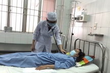 Cô gái bị đuối nước, phổi lấp đầy bùn