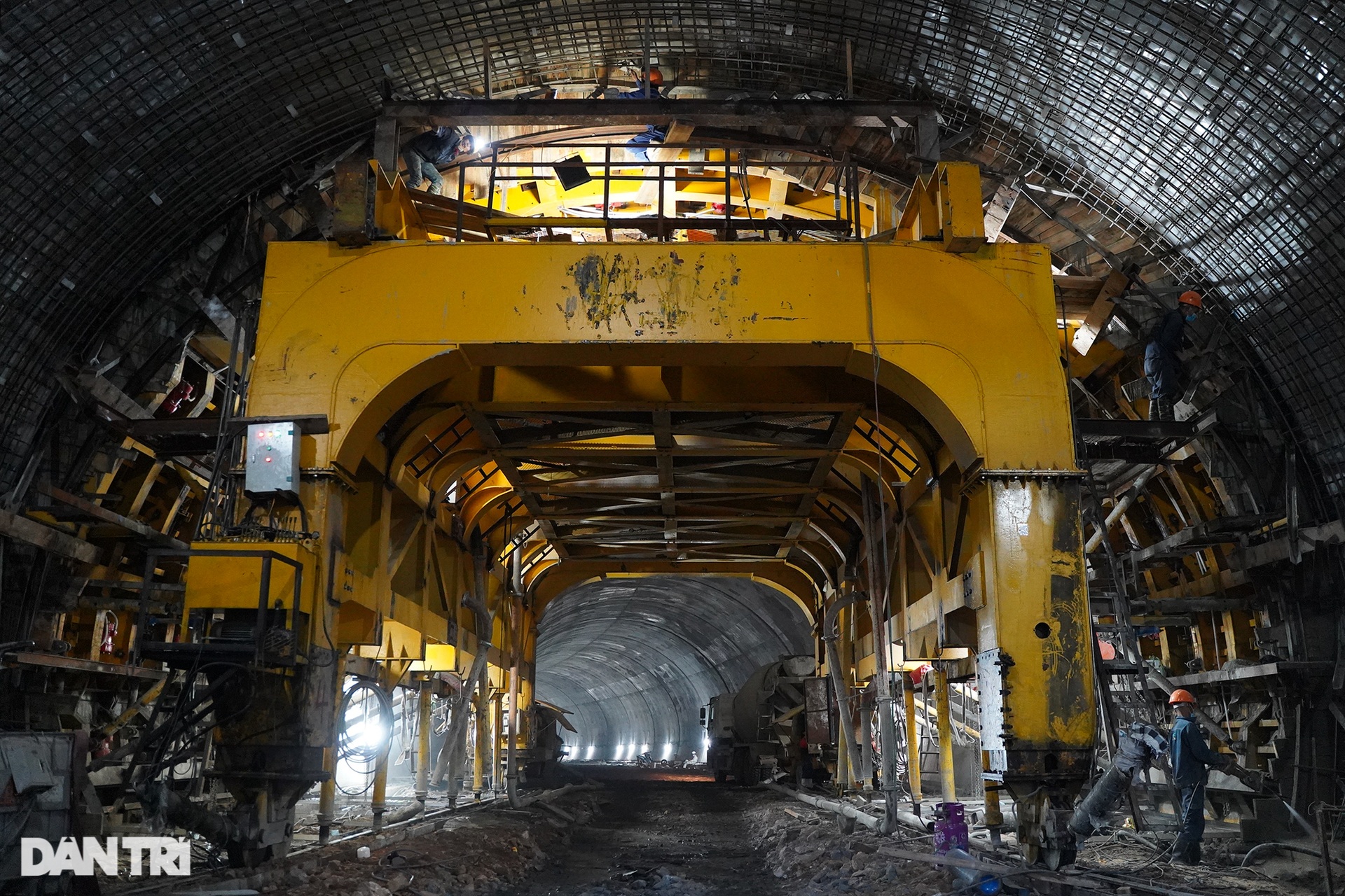 Bên trong đại công trường xây dựng hầm bao biển lớn nhất Việt Nam - 2 Bên trong đại công trường xây dựng hầm bao biển lớn nhất Việt Nam - 2