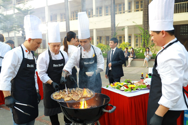Học sinh, sinh viên Việt Nam thi tài nấu các món ăn Azerbaijan
