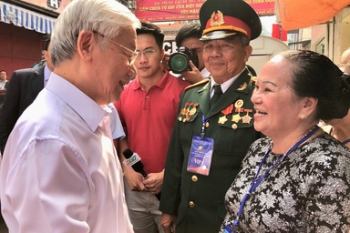 Tổng Bí thư Nguyễn Phú Trọng thăm hầm vũ khí của biệt động Sài Gòn