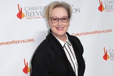 Meryl Streep, “cánh chim đầu đàn” trong làn sóng di cư về màn ảnh nhỏ