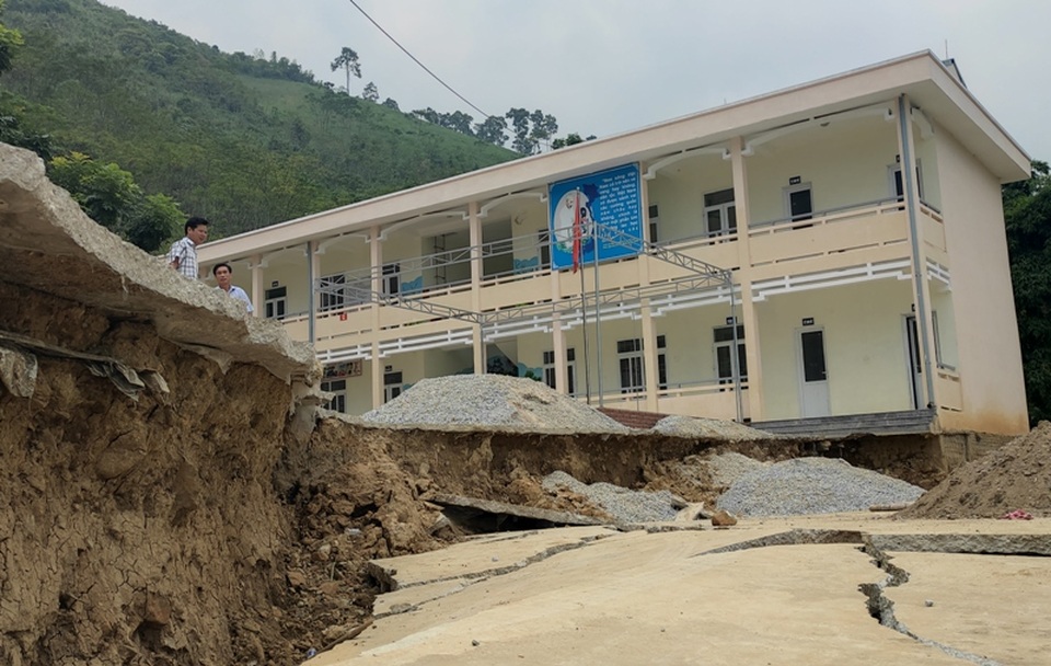 Thanh Hóa: Trường học đóng cửa, học sinh phải đi học nhờ - 1 Thanh Hóa: Trường học đóng cửa, học sinh phải đi học nhờ - 1