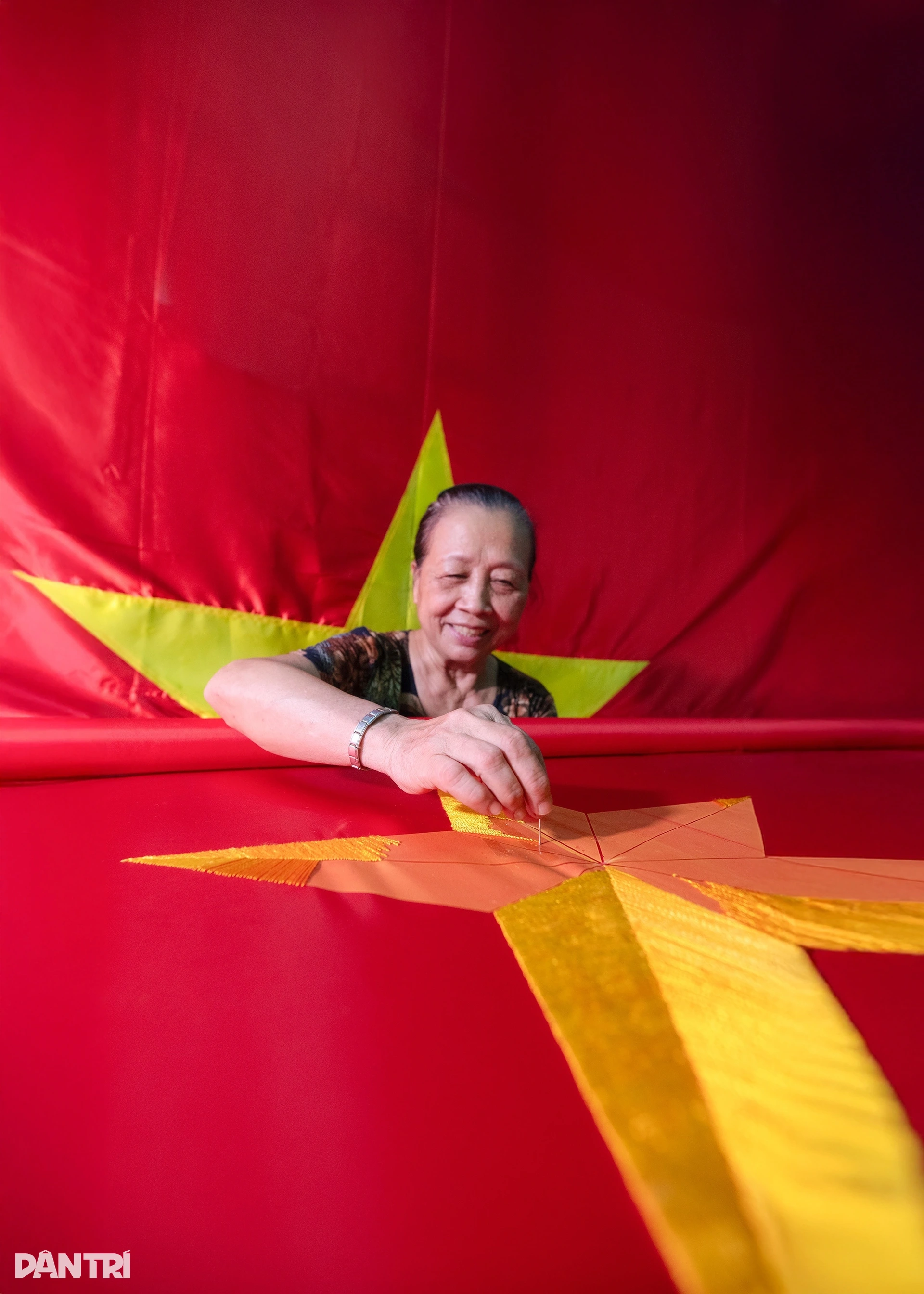 Cuộc thi ảnh Màu cờ tôi yêu nhận tác phẩm dự thi đến hết ngày 10/10 - 9 Cuộc thi ảnh Màu cờ tôi yêu nhận tác phẩm dự thi đến hết ngày 10/10 - 9