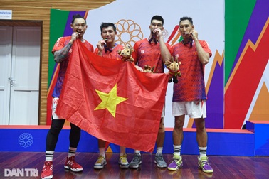 Tấm huy chương bạc lịch sử của bóng rổ Việt Nam