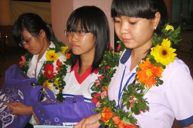 Tiếp sức đến trường cho 160 SV vượt khó