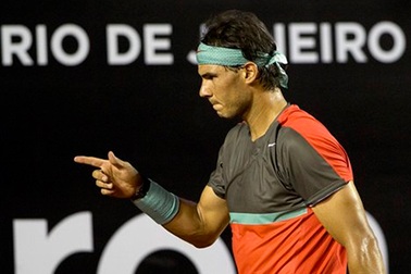 Nadal đánh dấu sự trở lại bằng trận thắng nhẹ