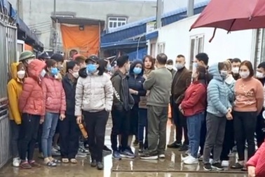 Sau tự phát ngừng việc, hơn 1.400 công nhân được tăng lương