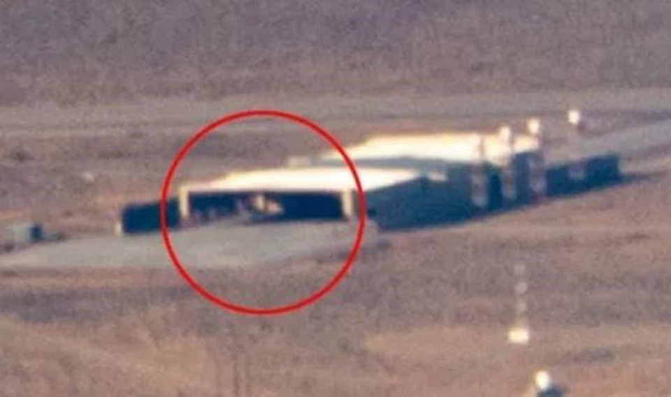 Hé lộ sự thật có thể liên quan đến UFO bên trong Khu vực 51 - 1 Hé lộ sự thật có thể liên quan đến UFO bên trong Khu vực 51 - 1