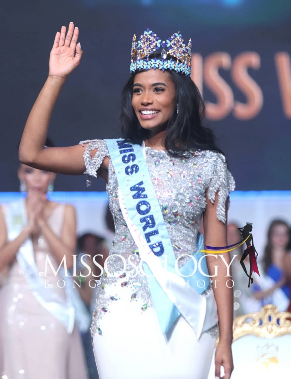 Hoa hậu Thế giới 2019 là người đẹp Jamaica, Lương Thuỳ Linh dừng chân ở top 12 - 2 Hoa hậu Thế giới 2019 là người đẹp Jamaica, Lương Thuỳ Linh dừng chân ở top 12 - 2