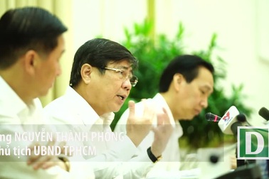 Chủ tịch UBND TPHCM Nguyễn Thành Phong đề cập tới vấn đề nhân sự tại Văn phòng UB