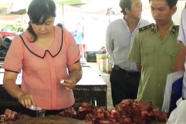 Phát hiện hơn 30kg thịt heo “ngậm” chất hàn the