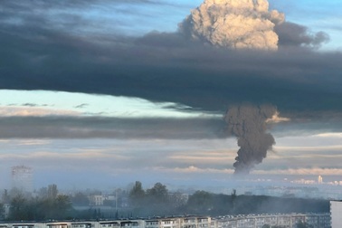 Ukraine lên tiếng sau vụ kho dầu Nga ở Crimea bất ngờ cháy dữ dội