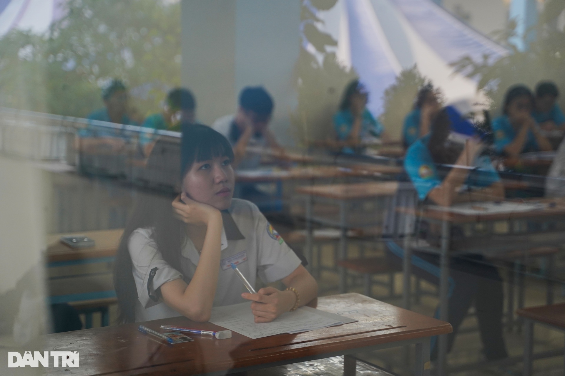 Près de 98 000 candidats de Hô-Chi-Minh-Ville participent à la répétition de l'examen de fin d'études secondaires de 2025 - 8 Gần 98.000 sĩ tử TPHCM bước vào cuộc tổng duyệt thi tốt nghiệp THPT 2025 - 8