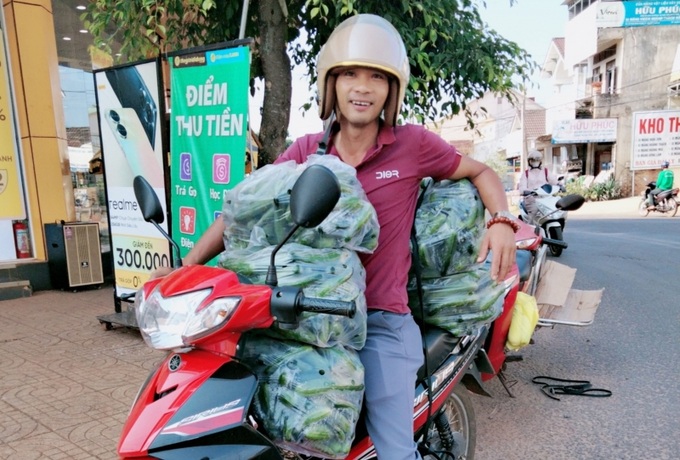Chủ nhiệm CLB shop 0 đồng tận tay mang rau xanh đến ủng hộ các mái ấm thiện nguyện