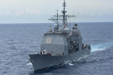Hai tàu chiến Mỹ đi qua eo biển Đài Loan