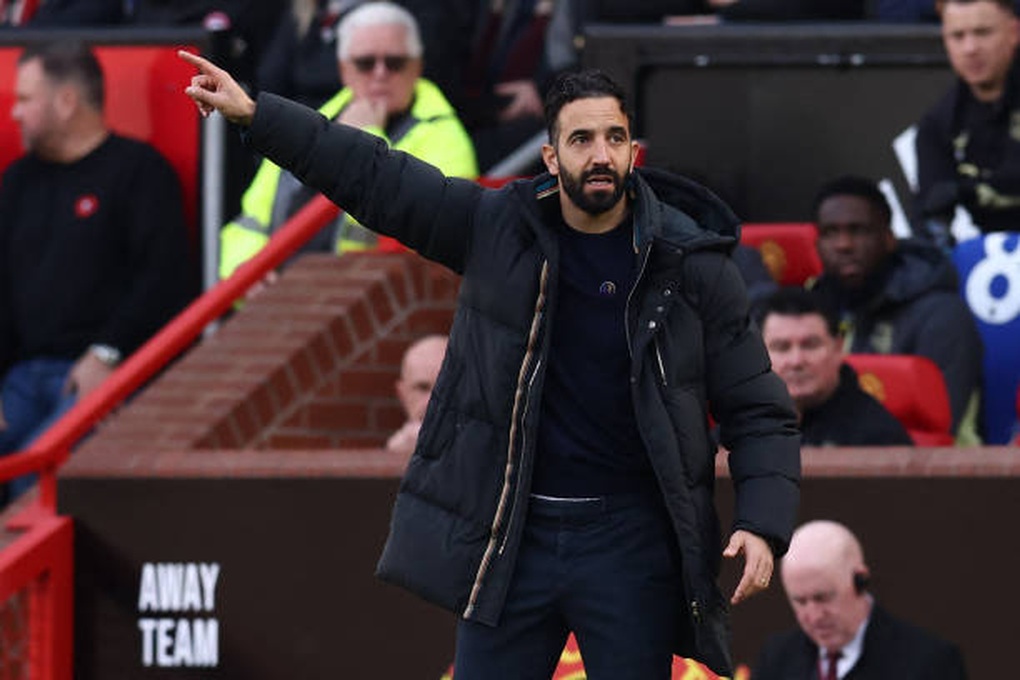 HLV Amorim chưa hài lòng dù Man Utd thắng đậm Everton - 1 HLV Amorim chưa hài lòng dù Man Utd thắng đậm Everton - 1