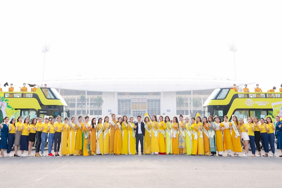 Roadshow Huyền Phi phủ sắc vàng Hà Nội - 4 Roadshow Huyền Phi phủ sắc vàng Hà Nội - 4