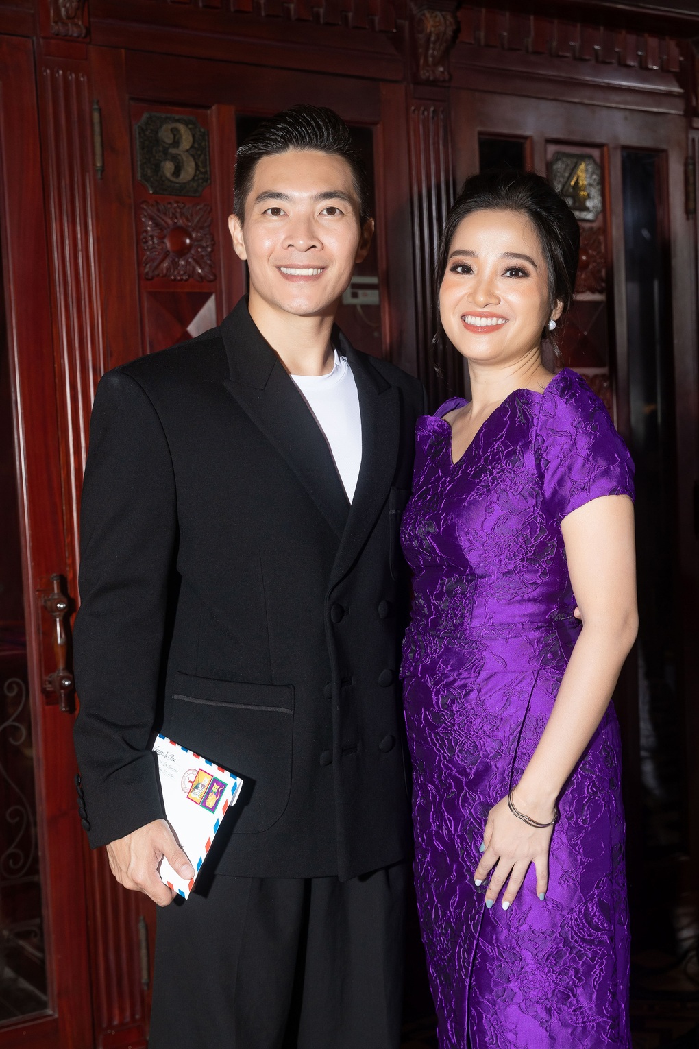 Mỹ nhân Việt phủ sắc tím tại Bưu điện TPHCM trong show Ký ức tuổi thơ - 12 Mỹ nhân Việt phủ sắc tím tại Bưu điện TPHCM trong show Ký ức tuổi thơ - 12