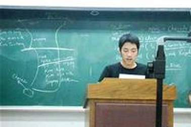 Sinh viên gian truân... học nói