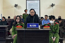 "Nổ" chạy việc vào cảng hàng không để chiếm đoạt tiền tỷ