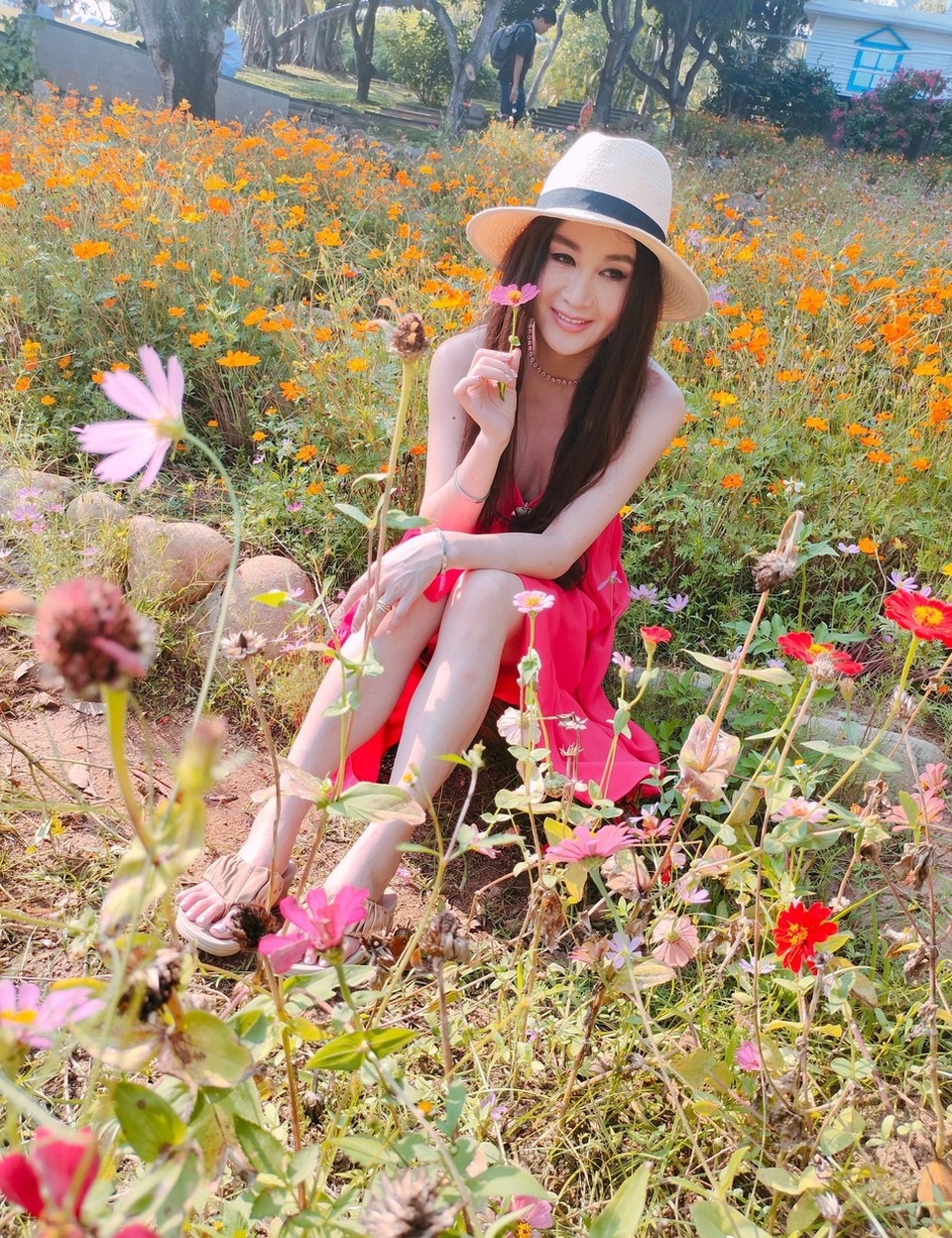 Phan Kim Liên Ôn Bích Hà khoe dáng nuột nà với áo tắm ở tuổi 55 - 11