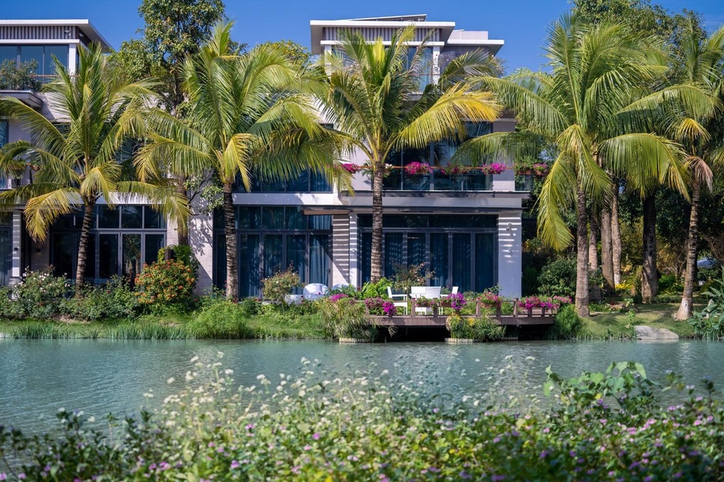 Sự đắt giá đằng sau khu đô thị theo hướng 6 sao của nhà sáng lập Ecopark - 2 Sự đắt giá đằng sau khu đô thị theo hướng 6 sao của nhà sáng lập Ecopark - 2