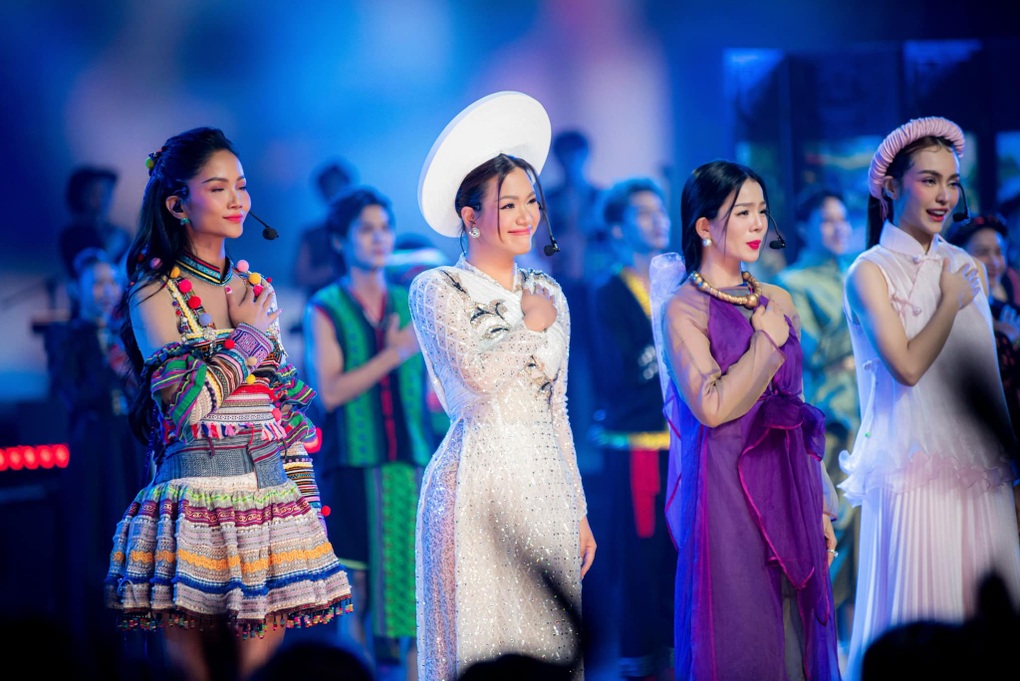 Phương Vy: Chồng ngoại quốc giúp tôi vượt nỗi đau bị miệt thị ngoại hình - 3 Phương Vy: Chồng ngoại quốc giúp tôi vượt nỗi đau bị miệt thị ngoại hình - 3
