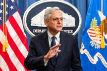 Bộ trưởng Tư pháp Mỹ đích thân yêu cầu lệnh khám dinh thự của ông Trump