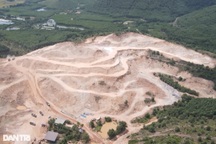 Sai phạm chồng sai phạm, 2 doanh nghiệp vẫn ngang nhiên "ngoạm" đất đá