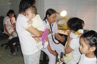 Hà Nội: Gia tăng bệnh viêm đường hô hấp ở trẻ em 