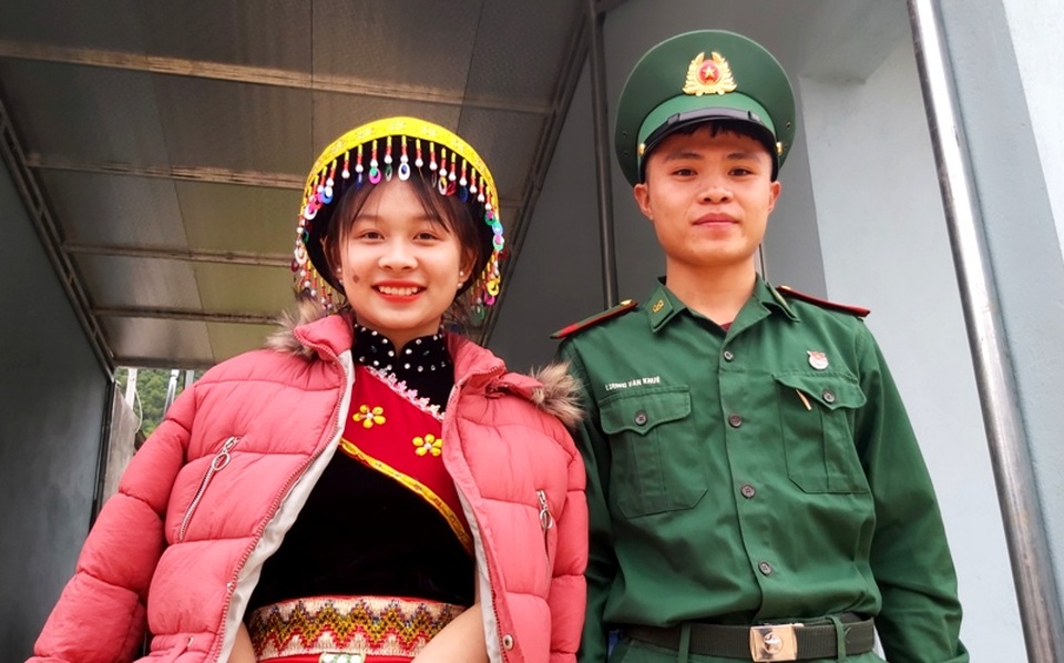 Tết sớm nơi bản làng vùng biên từng bị cơn lũ kinh hoàng quét qua - 14 Tết sớm nơi bản làng vùng biên từng bị cơn lũ kinh hoàng quét qua - 14
