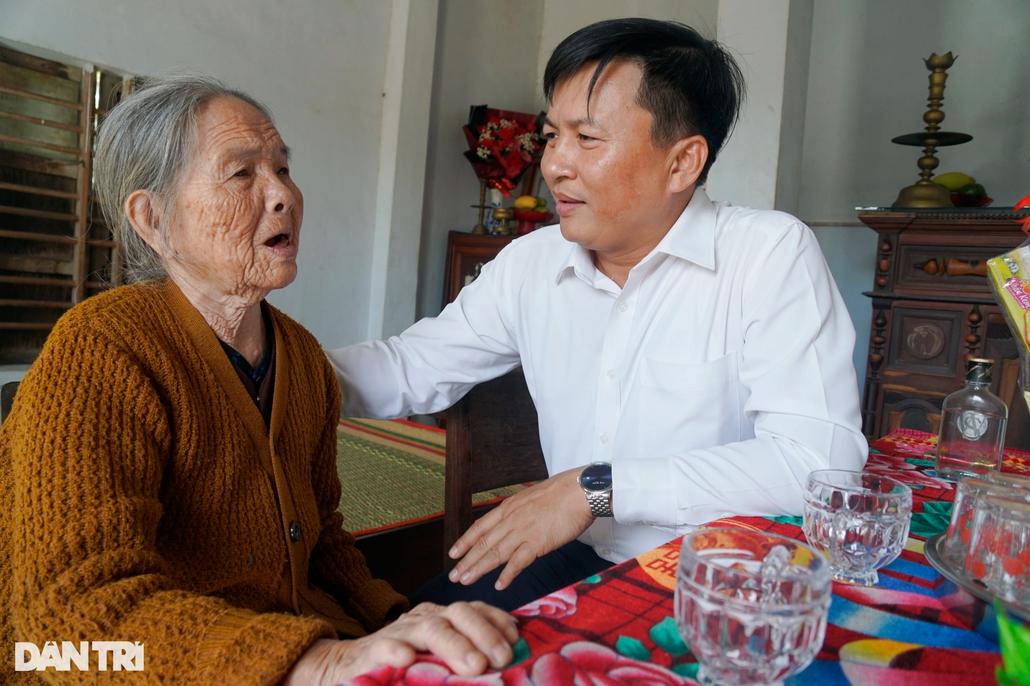 Suốt 70 năm qua cả nhà trông anh về - 6 Suốt 70 năm qua cả nhà trông anh về - 6
