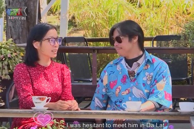 Nam nhạc công chinh phục nữ kế toán hơn 8 tuổi