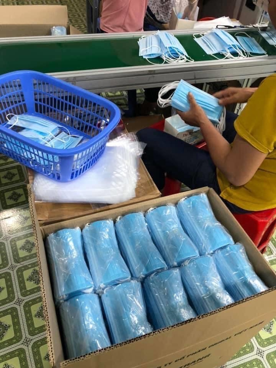 Tái diễn nạn lừa đảo khẩu trang y tế khiến người mua dở khóc dở cười - 3 Tái diễn nạn lừa đảo khẩu trang y tế khiến người mua dở khóc dở cười - 3