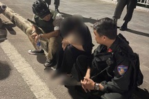 Cảnh sát kịp thời ngăn nữ sinh nhảy cầu lúc rạng sáng