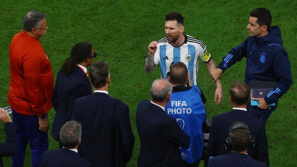 Lionel Messi nổi điên, mắng thậm tệ cầu thủ Hà Lan, đòi đuổi trọng tài - 3