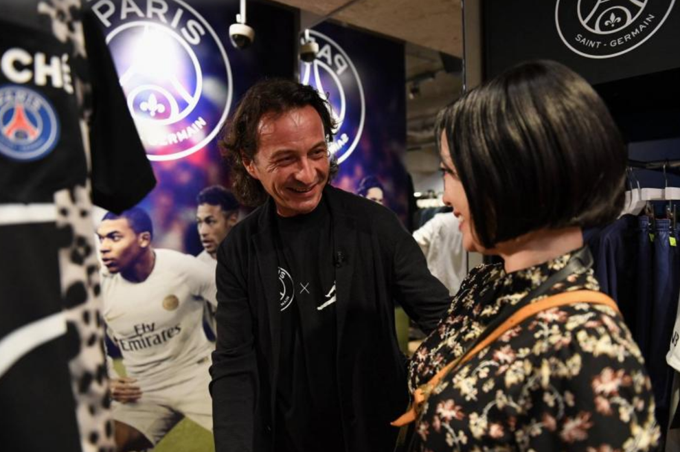 Tiết lộ bất ngờ về doanh số bán áo đấu của Messi tại PSG - 2 Tiết lộ bất ngờ về doanh số bán áo đấu của Messi tại PSG - 2